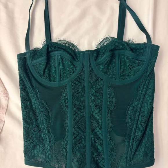 green lace corset - Picture 1 of 3